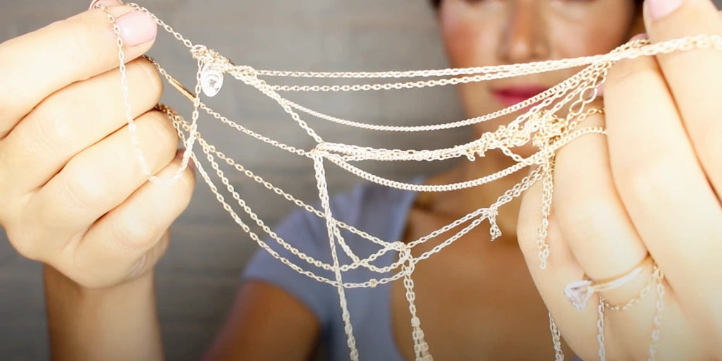 4 Tips to Tangle-Free Necklaces