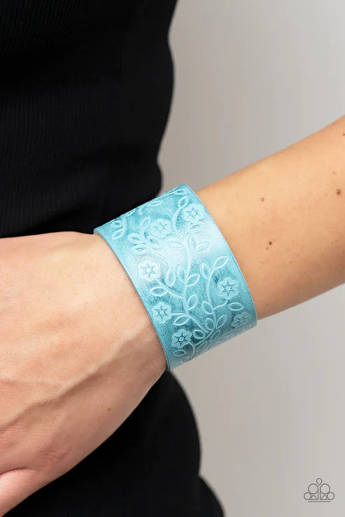 Rosy Wrap-Up - Blue