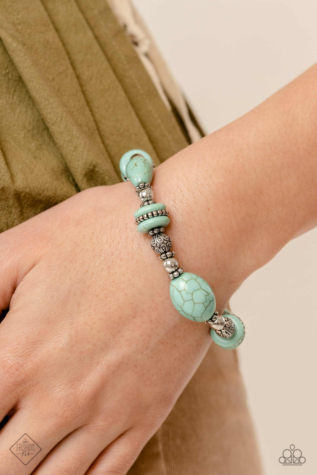 Simply Santa Fe Fashion Fix Set May 2023