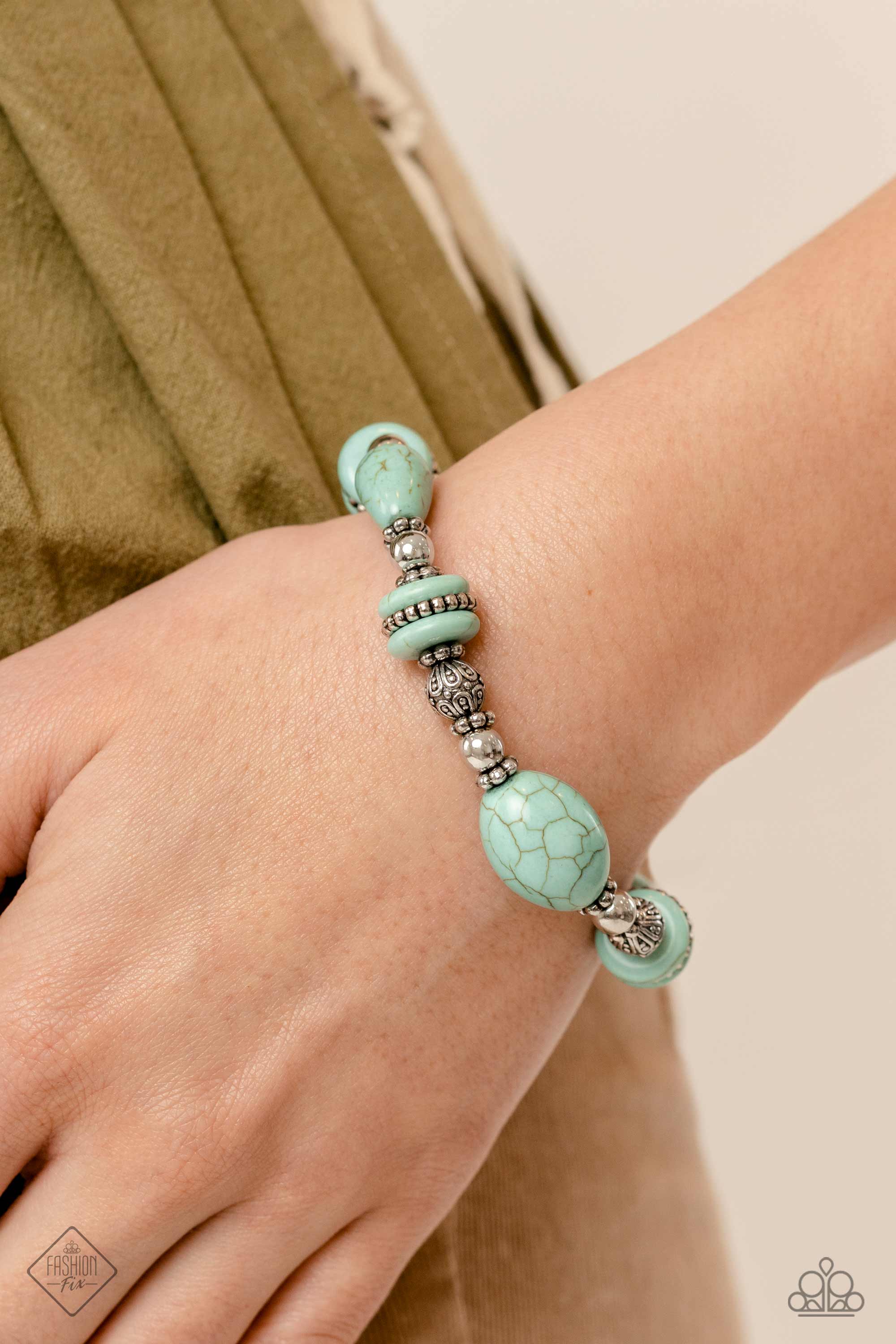 Simply Santa Fe Fashion Fix Set May 2023