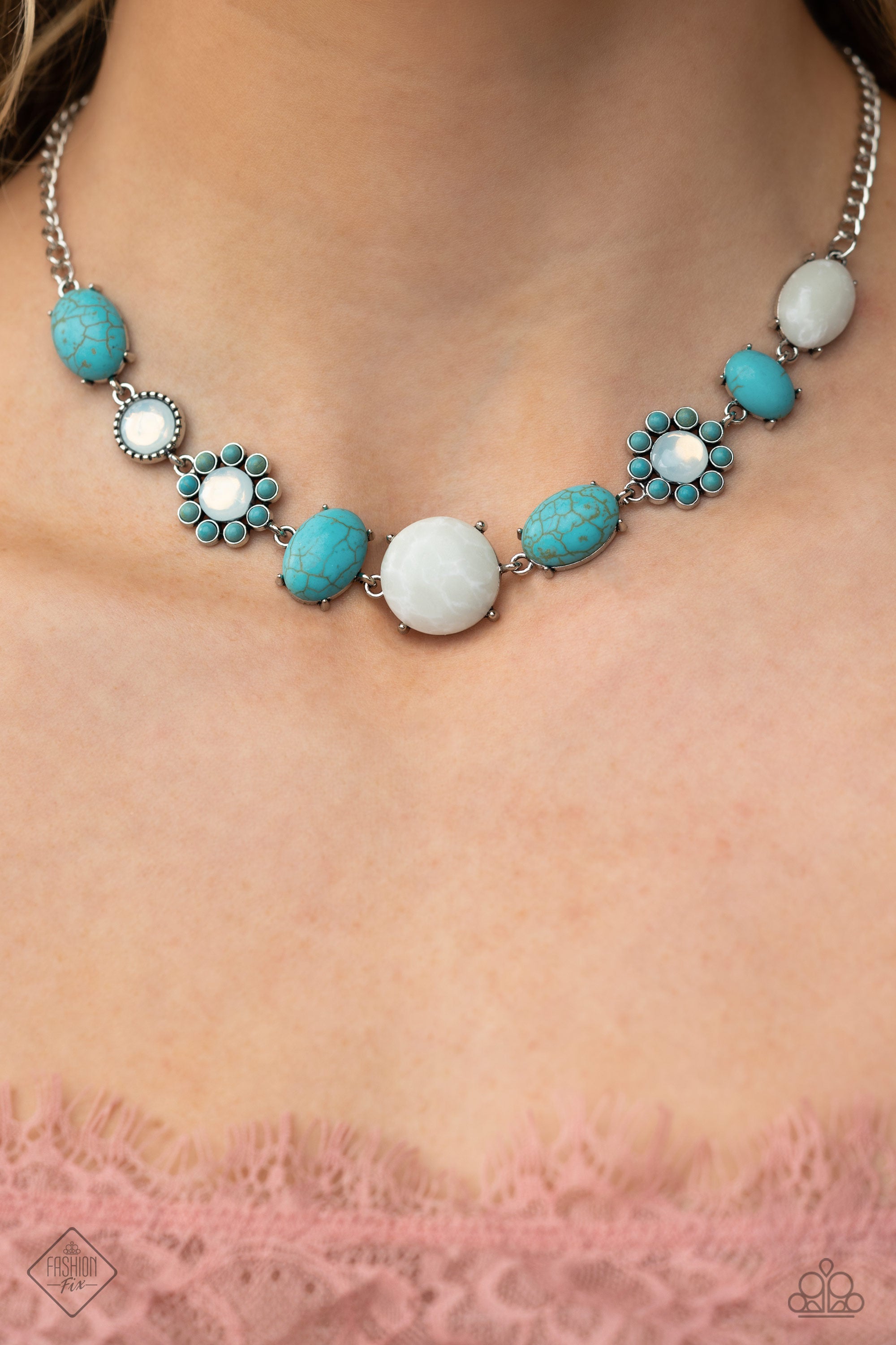 Simply Santa Fe Fashion Fix Set March 2023
