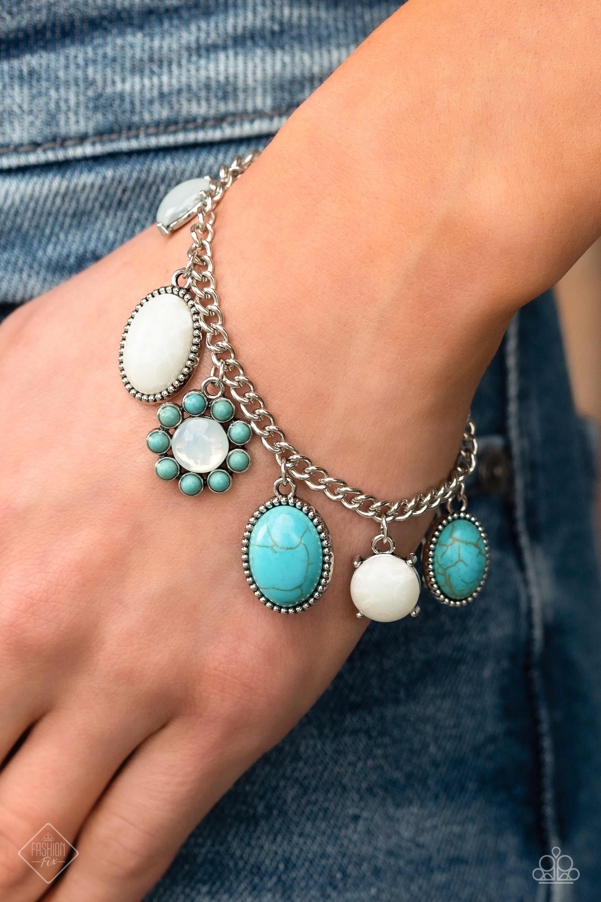 Simply Santa Fe Fashion Fix Set March 2023